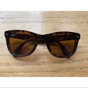 RAY BAN FOLDING WAYFARER GLASSES TORTOISE W/ CASE